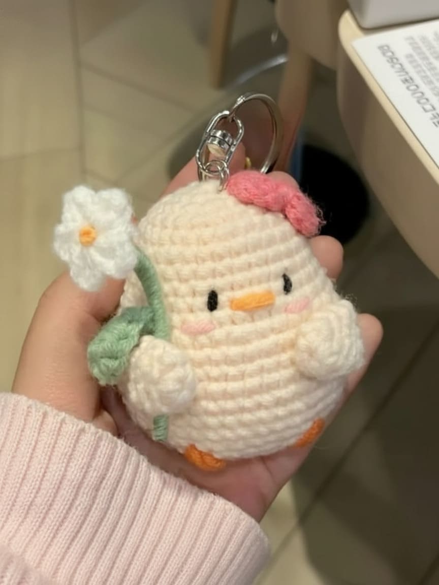 Daisy Chick Crochet Keychain – Handmade Cute Amigurumi Charm